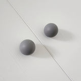 Round grey pulls