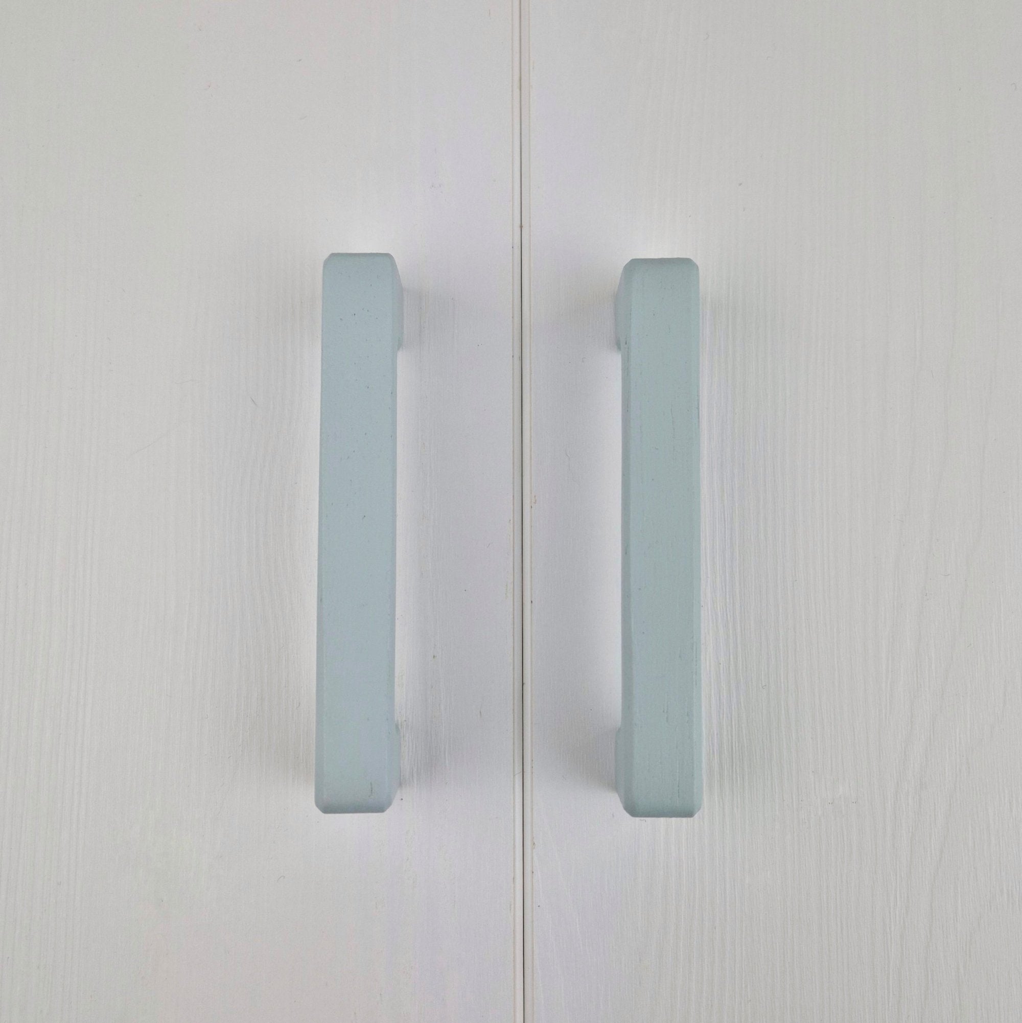 mint cabinet pull