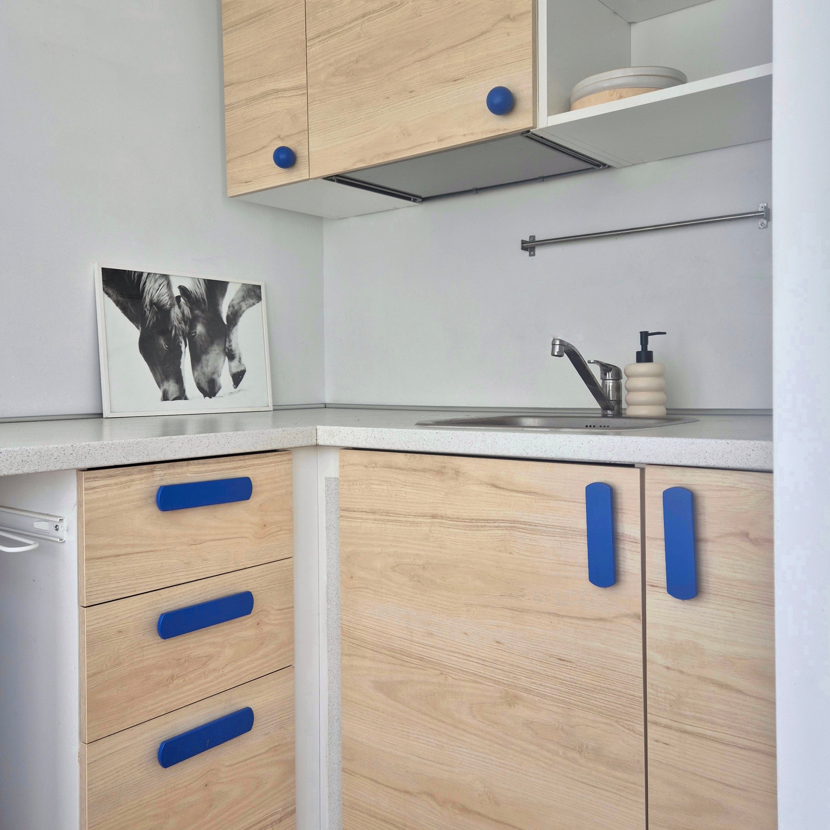 Blue handles for kitchen