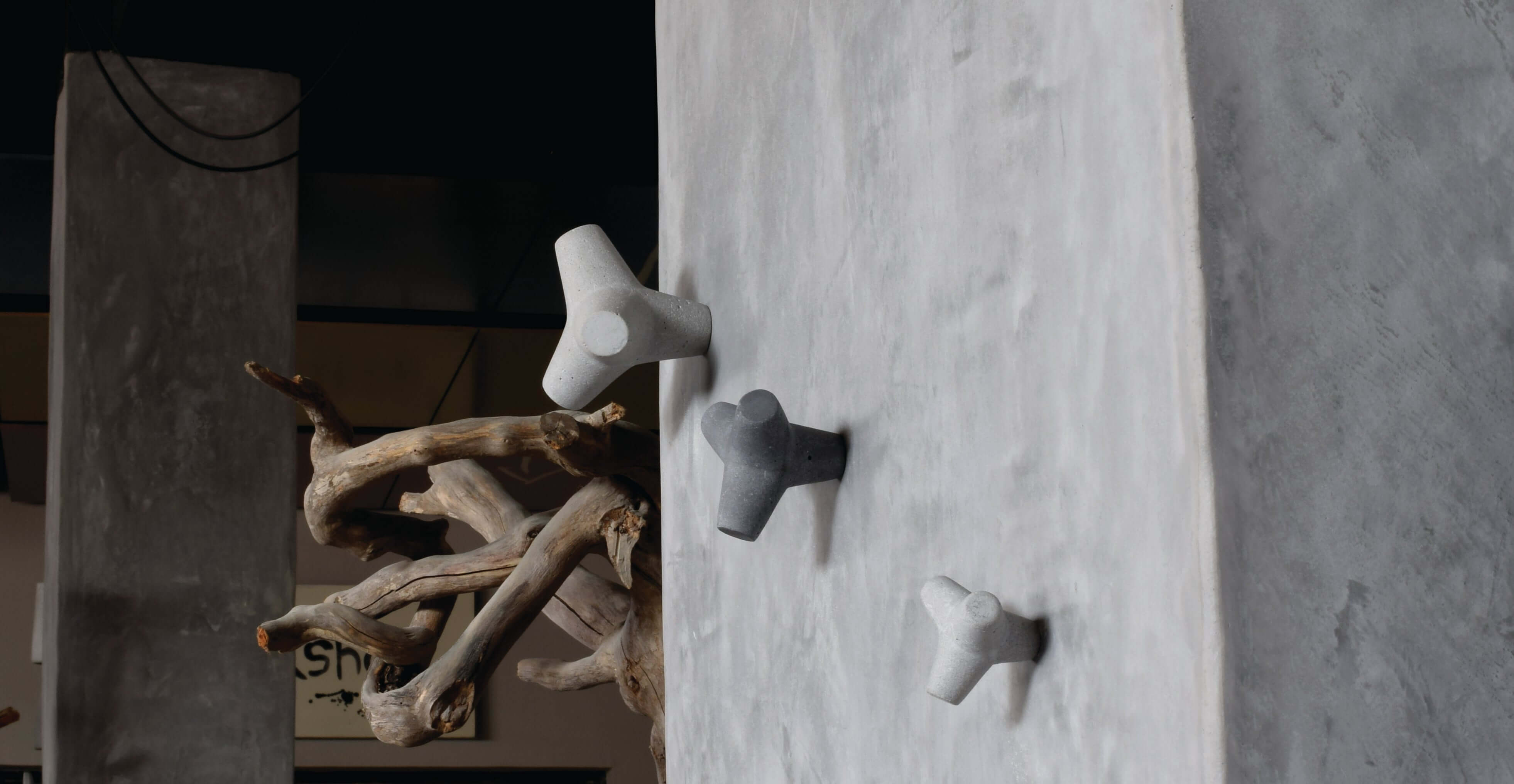 Nautical decor: wall hooks for coastal home interior
