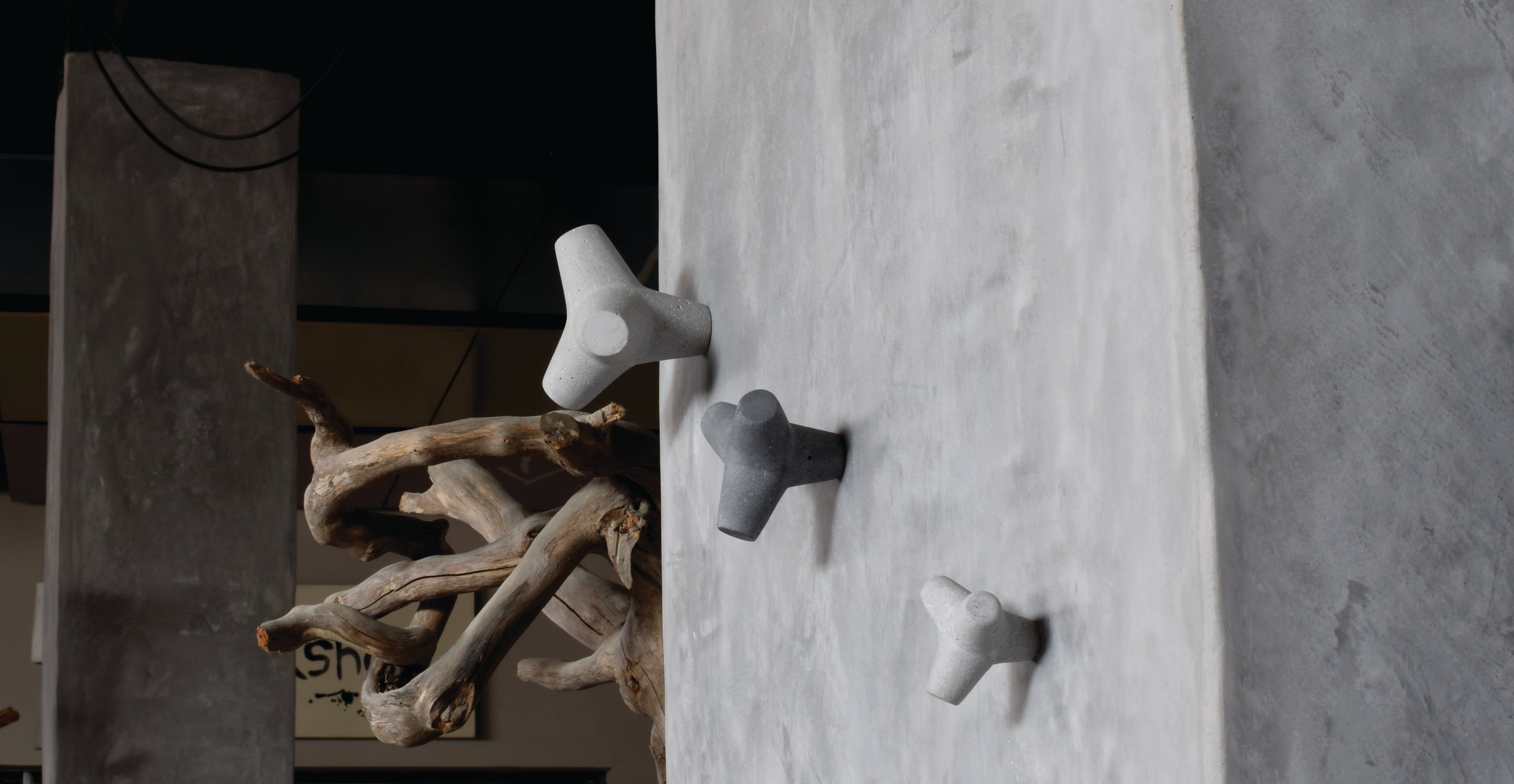 Nautical decor: wall hooks for coastal home interior