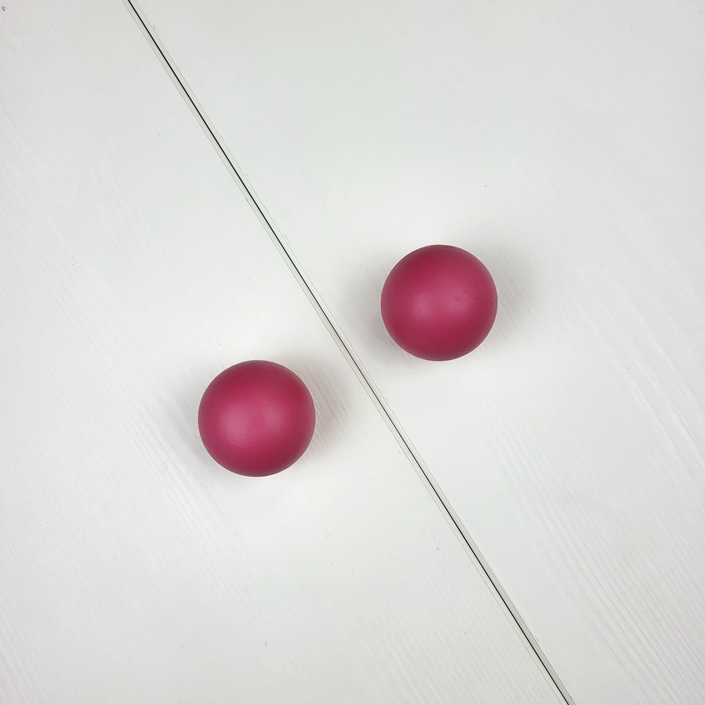 Pink knobs for wardrobe