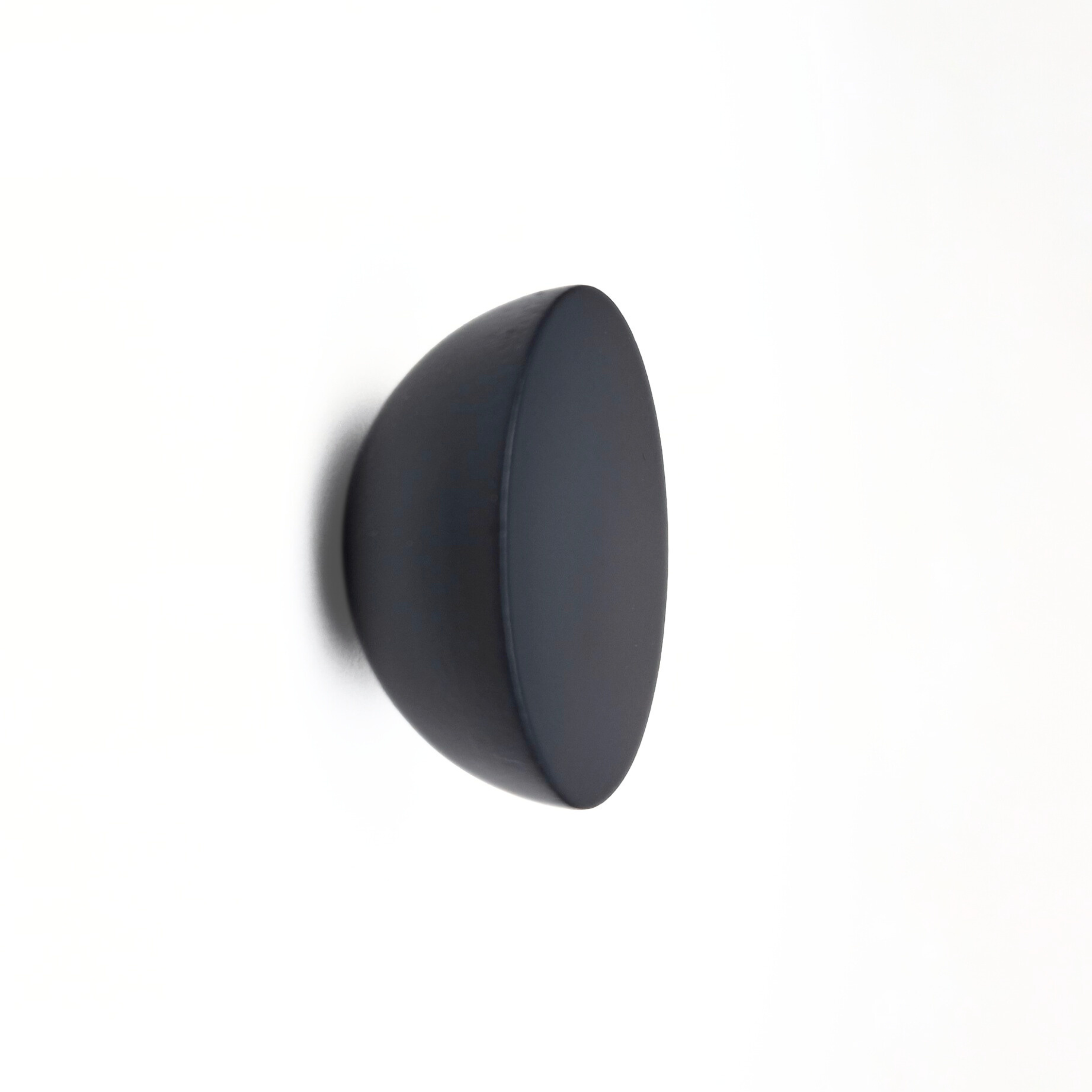 Flat round knob BALANCE | anthracite