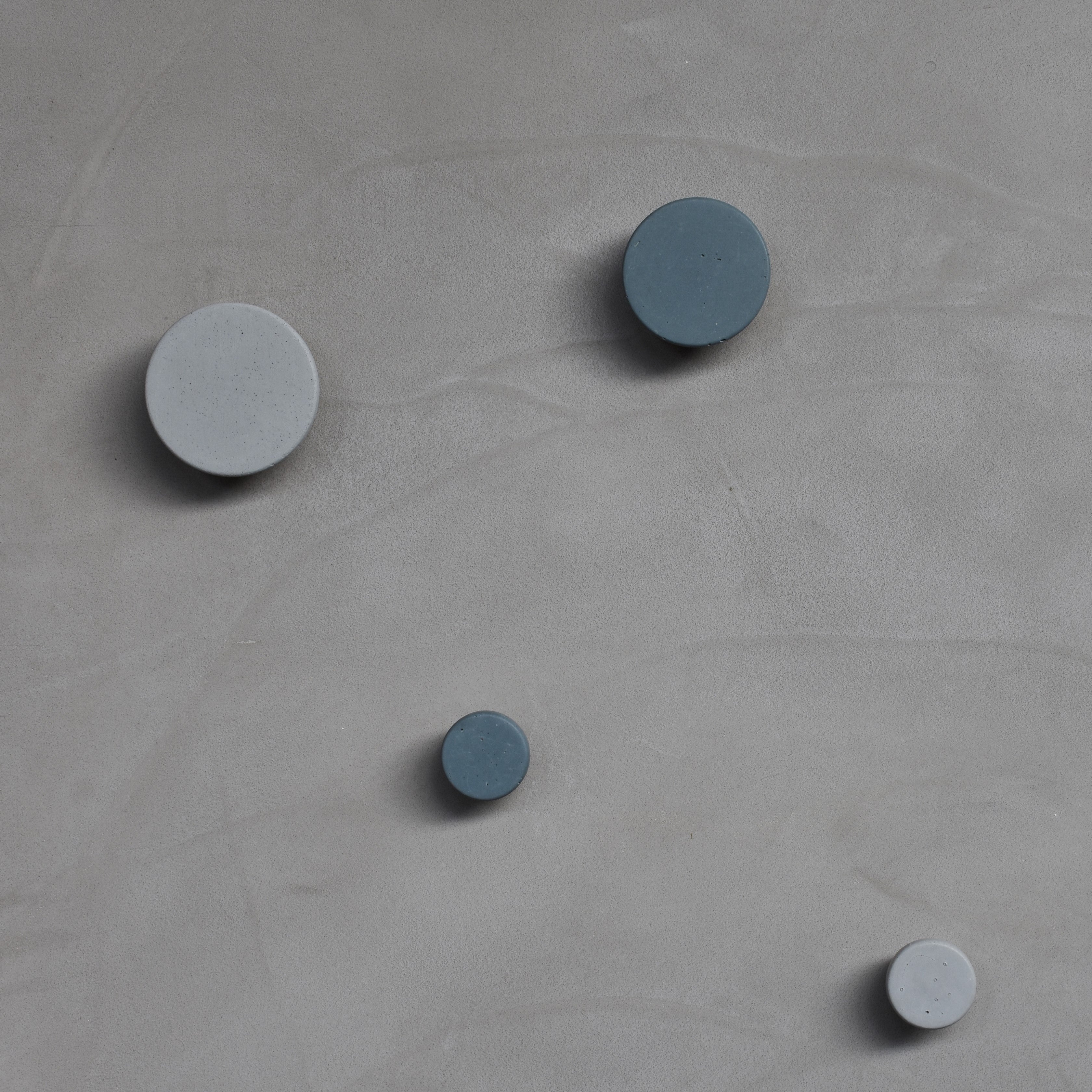 Grey concrete knobs