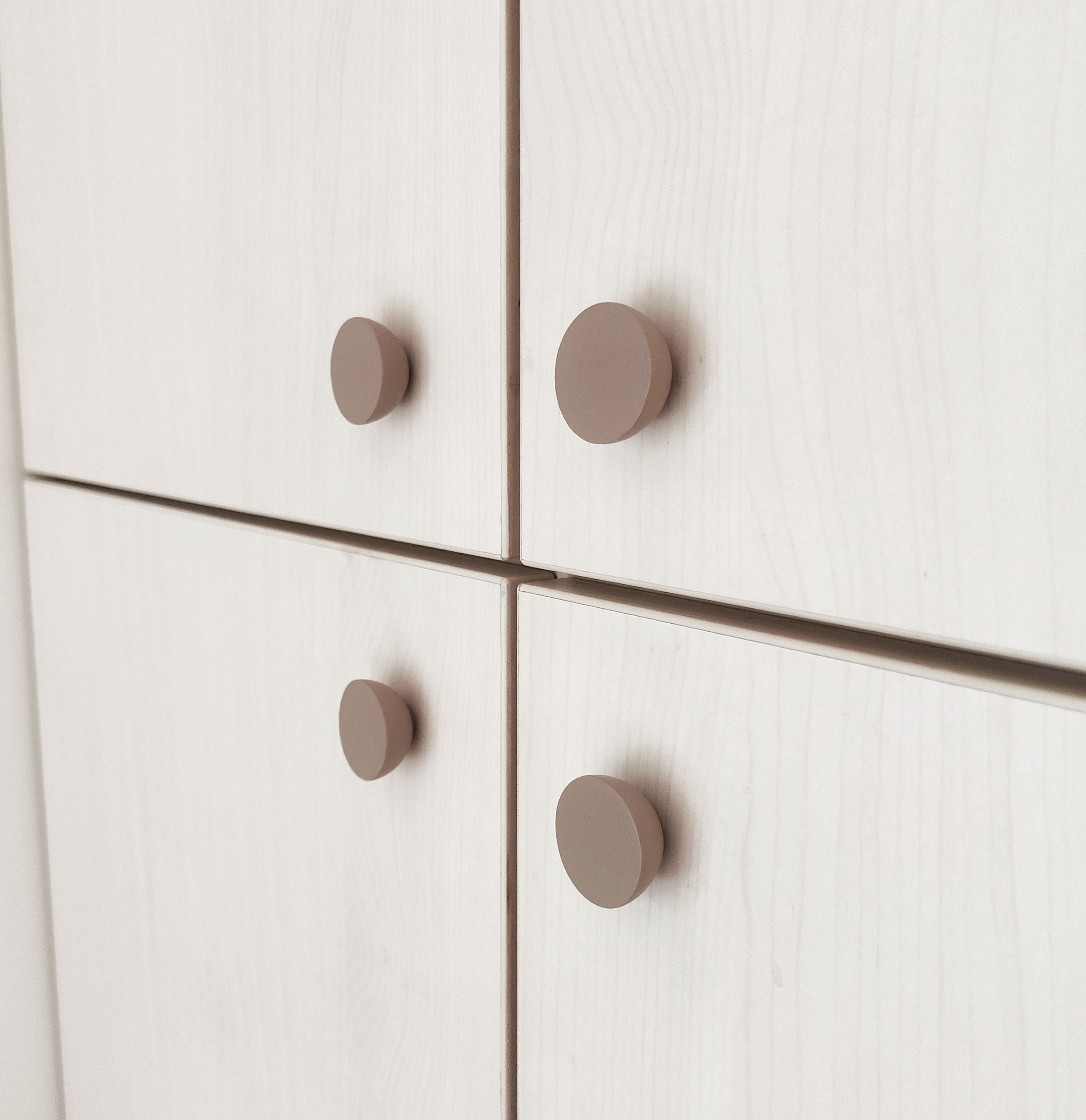 Beige modern furniture knobs